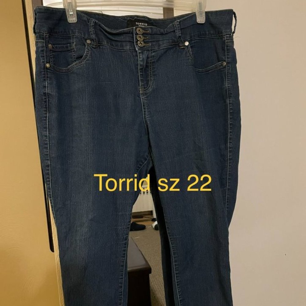 Torrid cropped high rise jeggings sz22